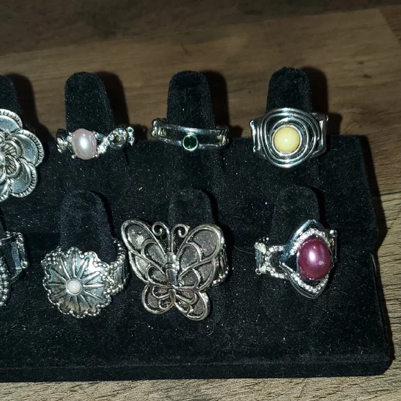 Elegant Silver and Turquoise Ring Set - Picture 2 of 4